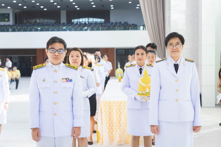 สวพ. มทร.อีสาน เข้าร่วมิธีรำลึกถึงพระบาทสมเด็จพระบรมชนกาธิเบศรมหาภูมิพลอดุลยเดชมหาราช บรมนาถบพิตร เนื่องในวันคล้ายวันพระบรมราชสมภพ วันชาติ และวันพ่อแห่งชาติ ประจำปี 2567