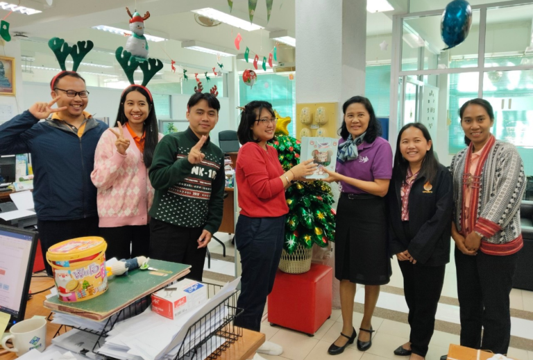 สถาบันวิจัยและพัฒนา มทร.อีสาน ร่วมสวัสดีปีใหม่ 2568 แก่หน่วยงานในสังกัด มทร.อีสาน